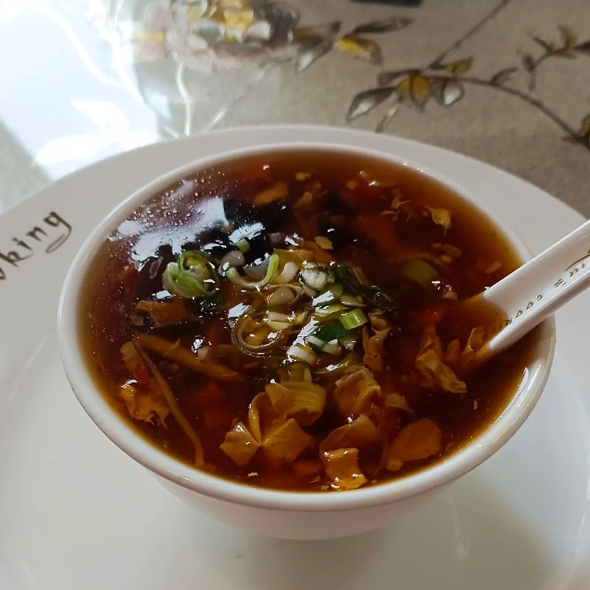 Pikante Suppe Chinesisch