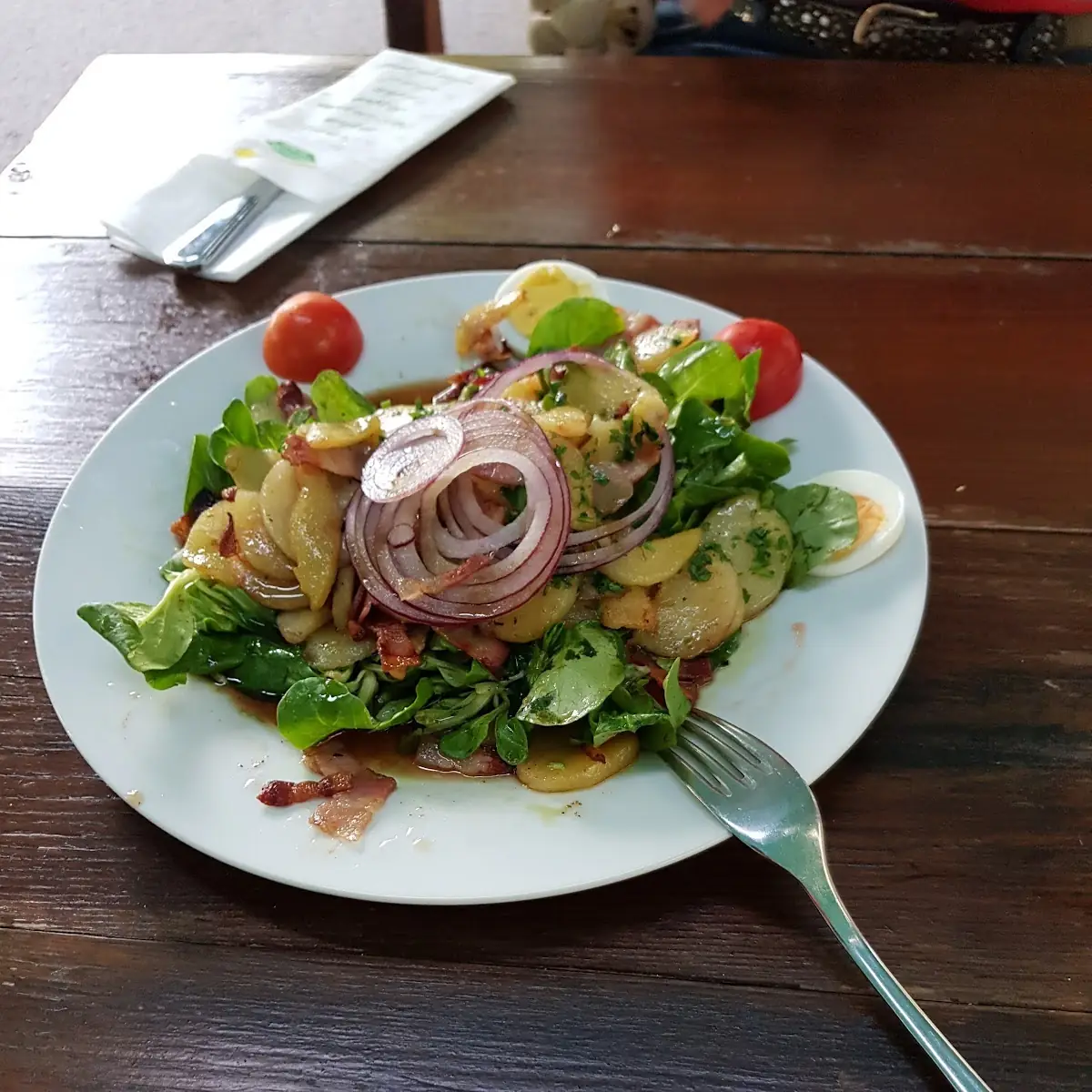 Vogerlsalat Mit Speck Und Warmen Erdäpfeln