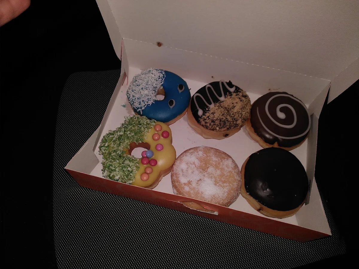 Deluxe Dark Vanilla Heaven Donut