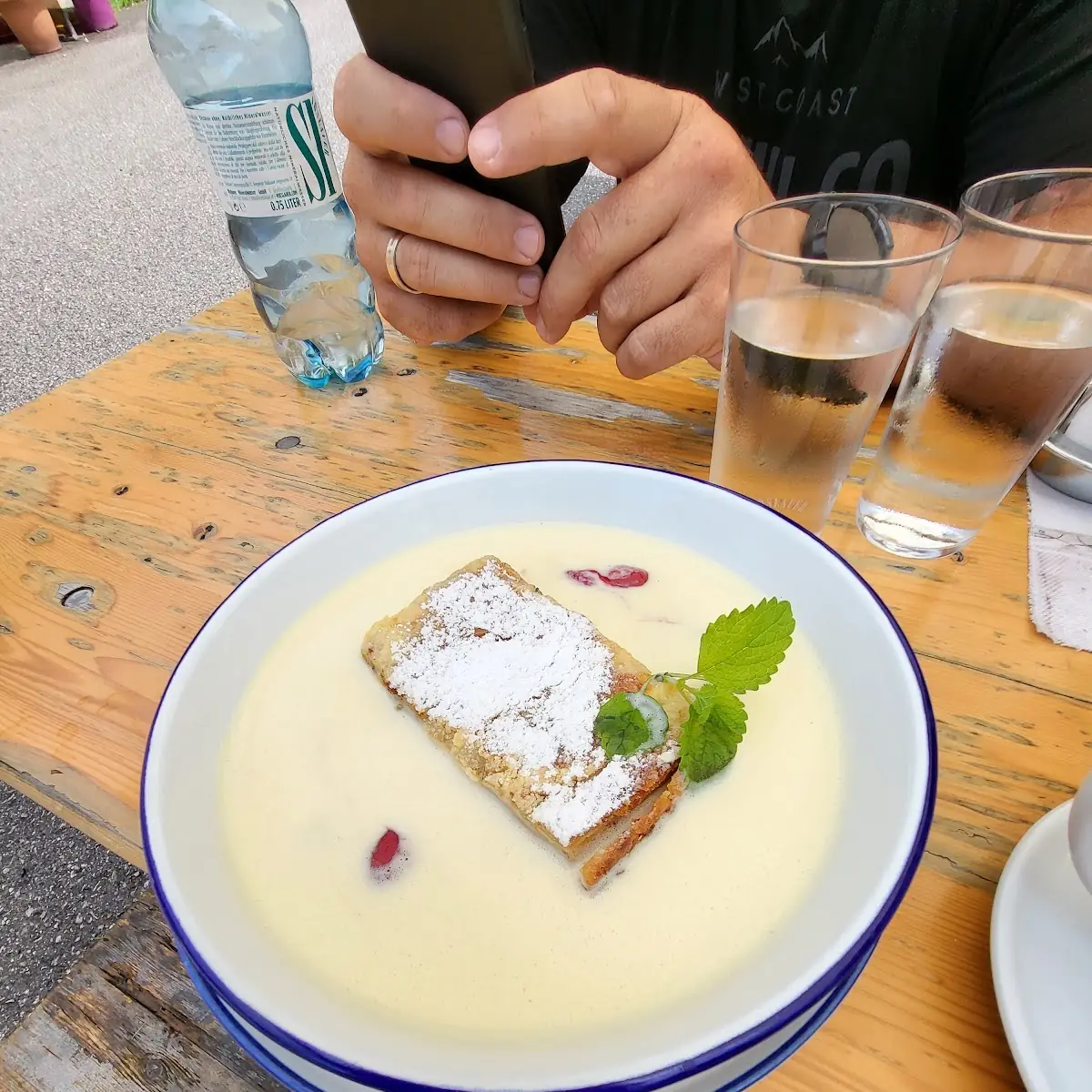 Milchschnitte Mit Vanillesoße Heidelbeere Fruchtaufstrich