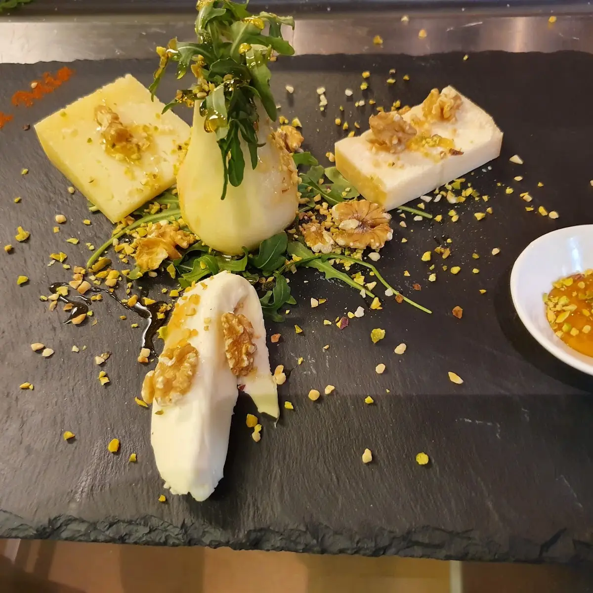 Tris Di Formaggi Pera Noci E Miele