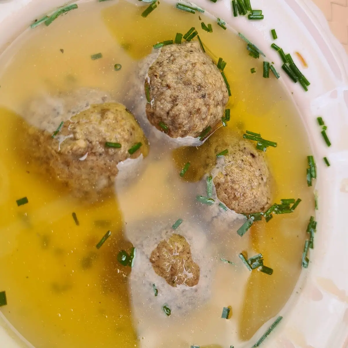 Leberknödelsuppe