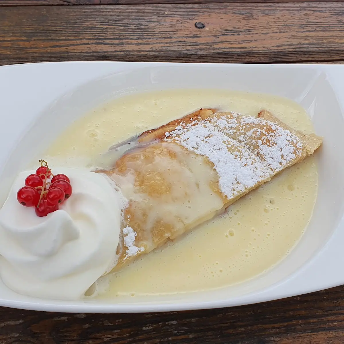 Apfelstrudel Mit Vanillesauce