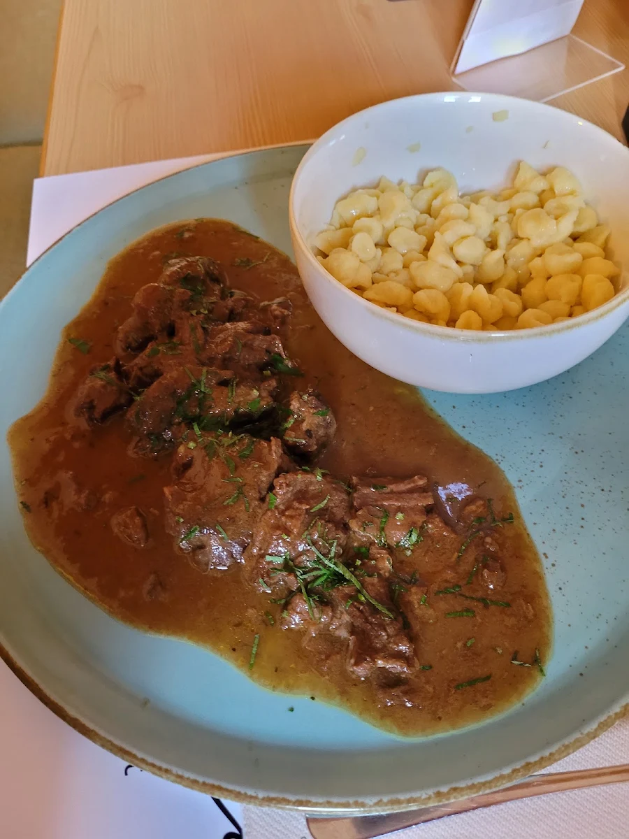 Hirschragout Mit Spätzle