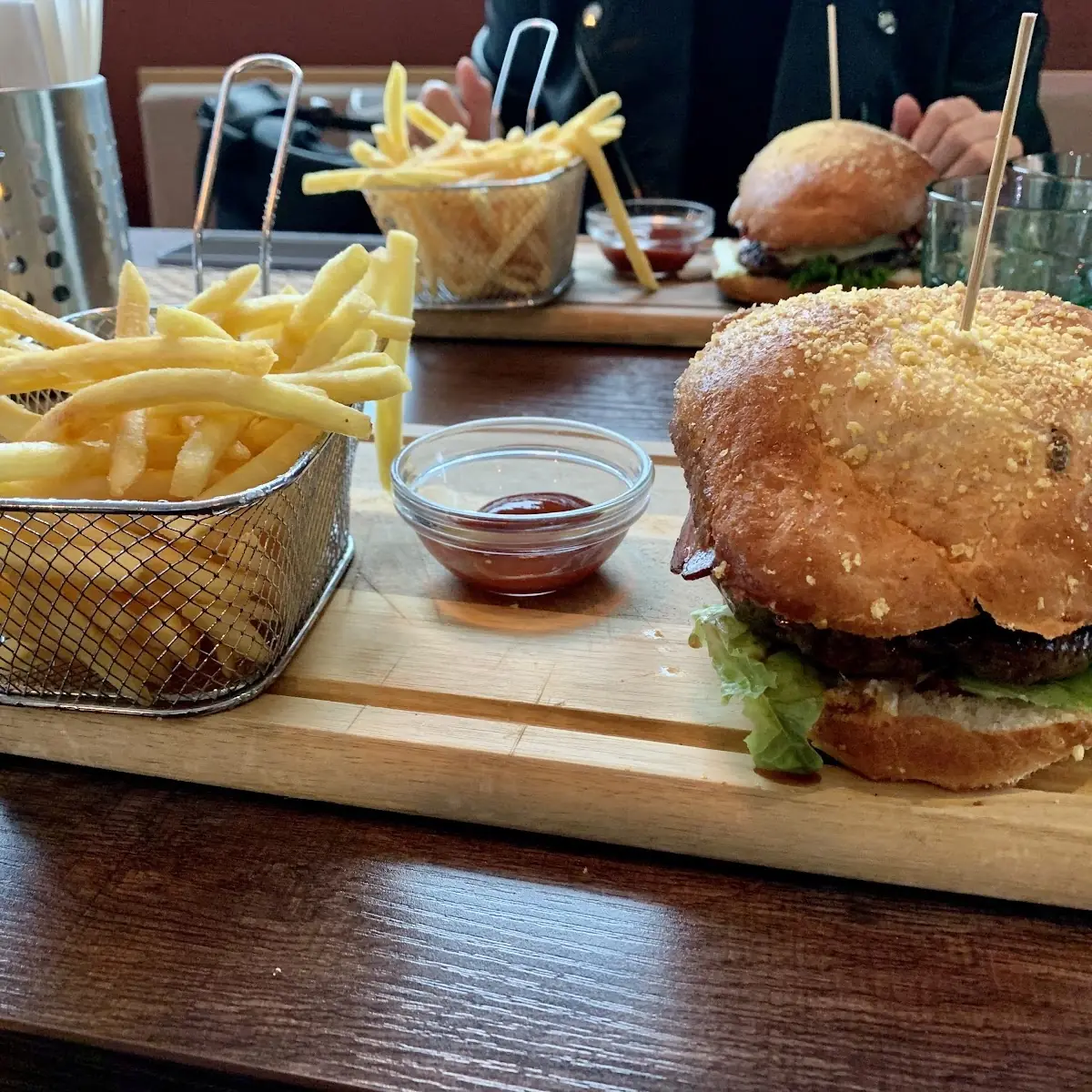 Adria Burger