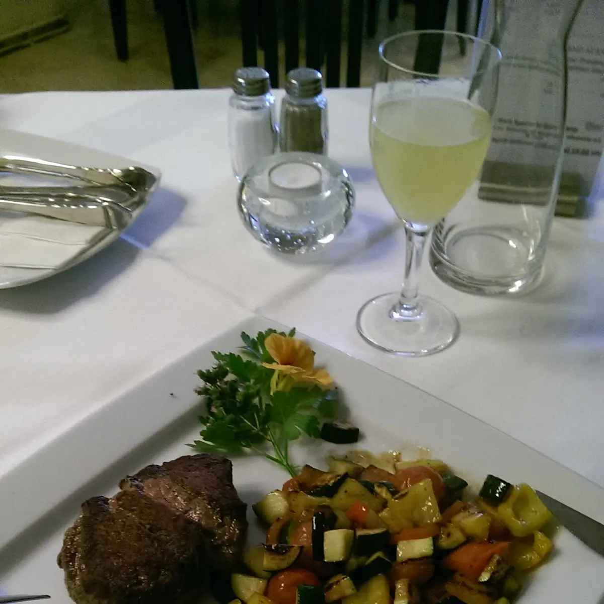 Angus Steak Mit Gegrilltem Gemüse