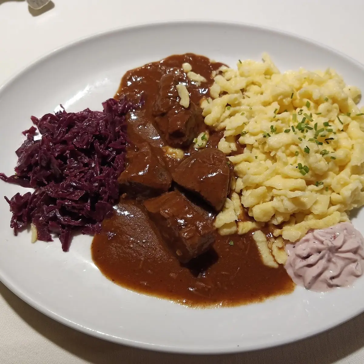 Hirschragout Mit Spätzle