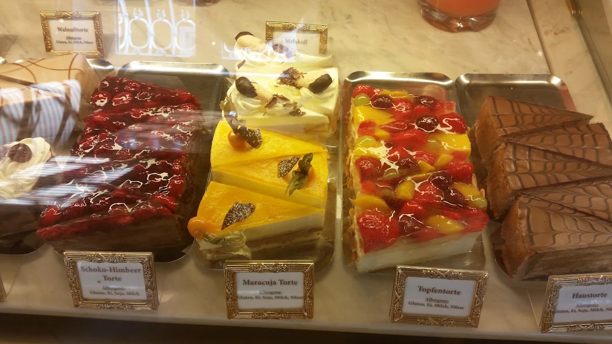 Diverse Tortenstücke