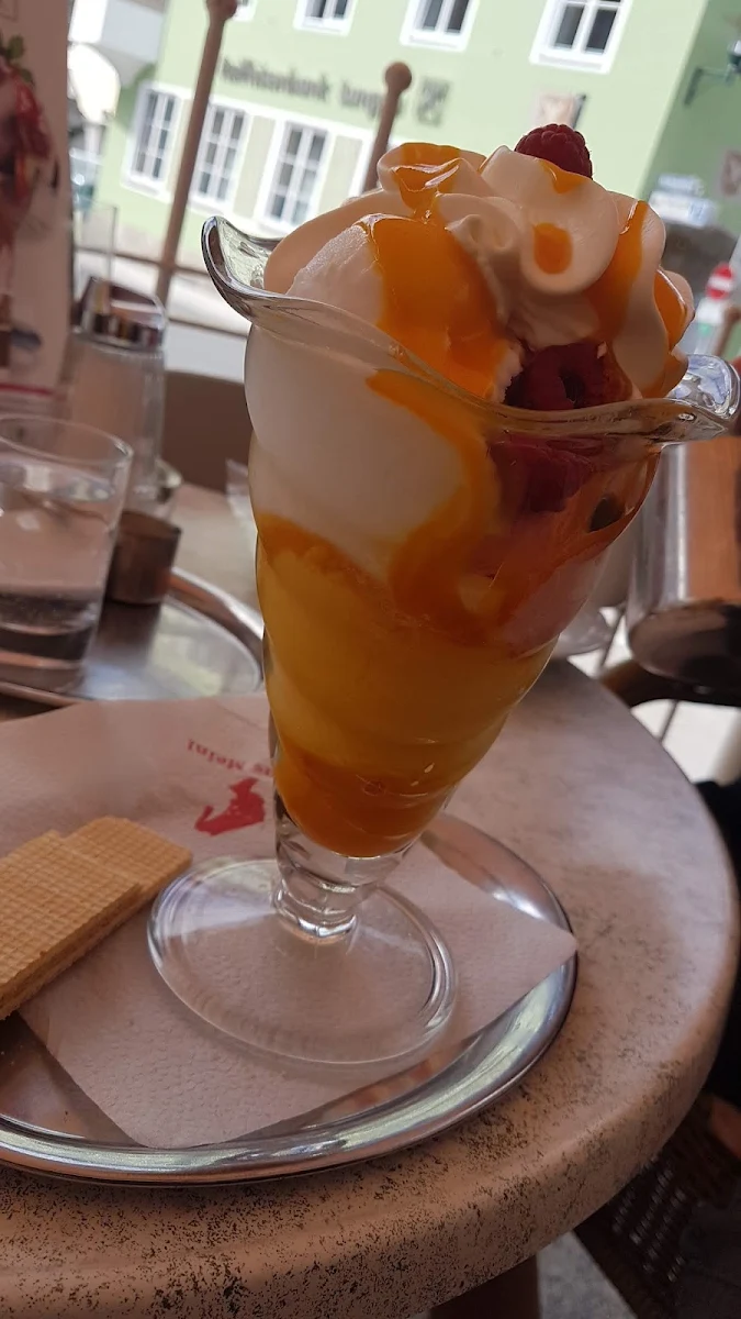 Gemischtes Eis Mit Sahne
