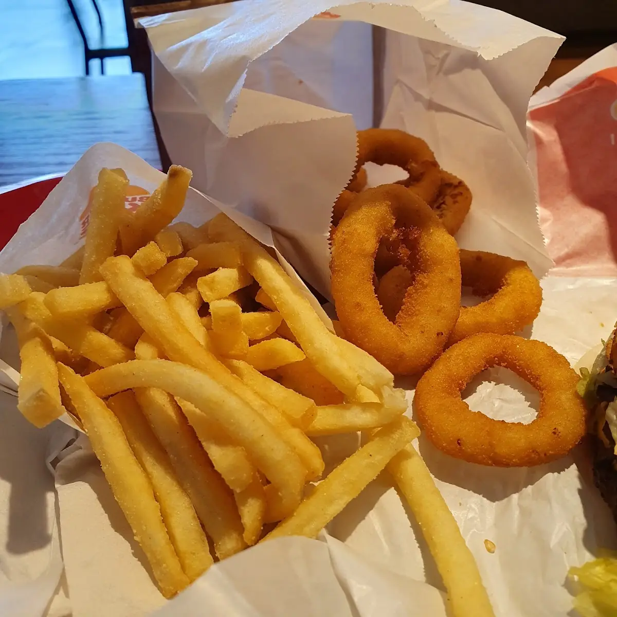 Pommes Und Zwiebelringe