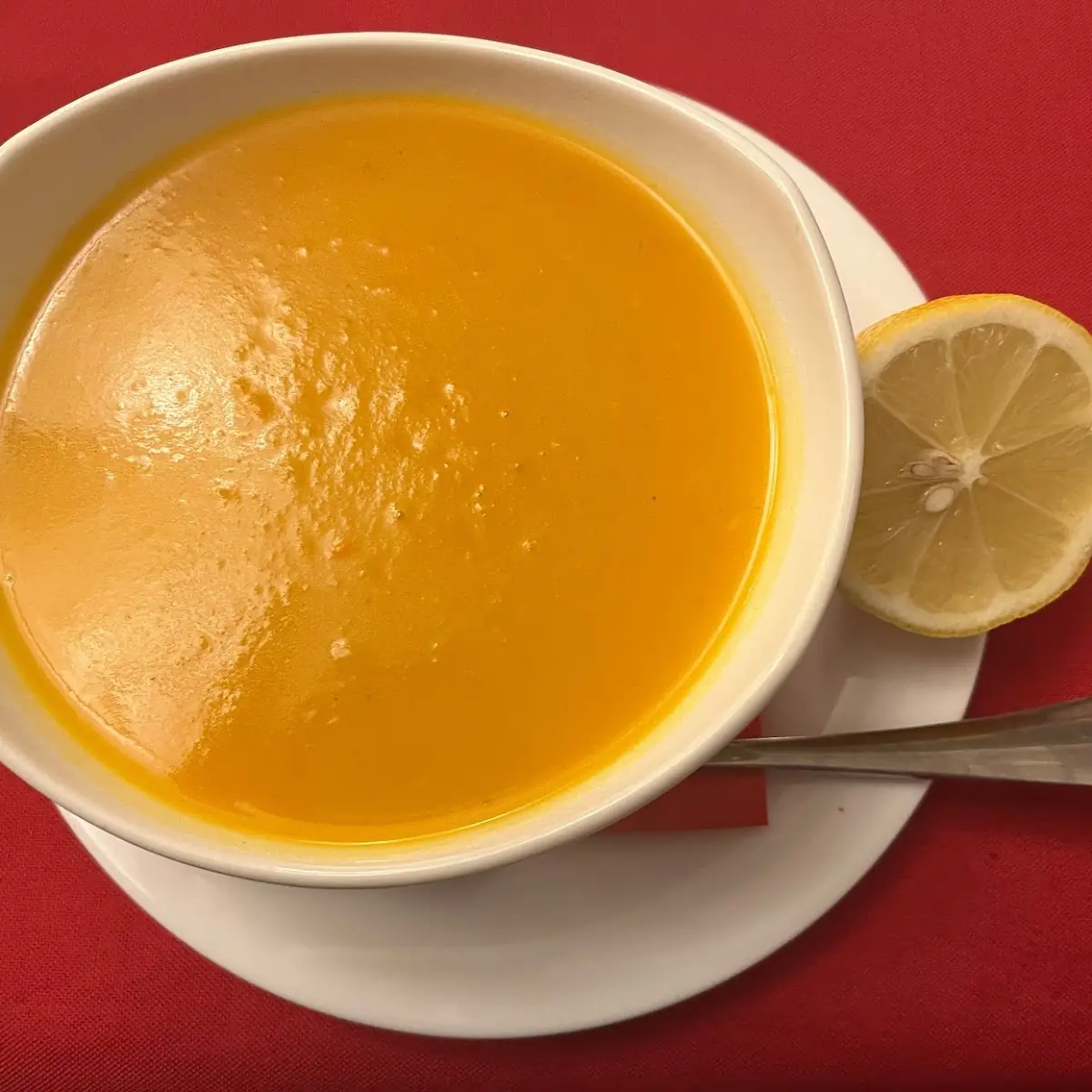 Mrkvovy Krem Se Zazvorem, Rossini Restaurant