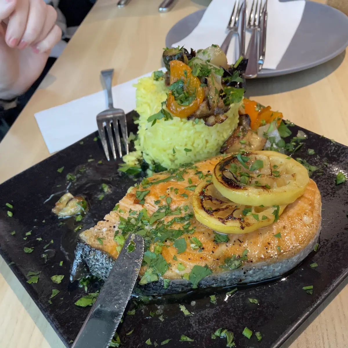 Lachssteak Mit Reis Und Gemüse