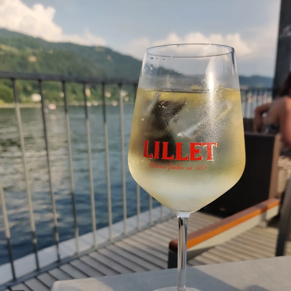 Weißwein Gespritzt Sauer