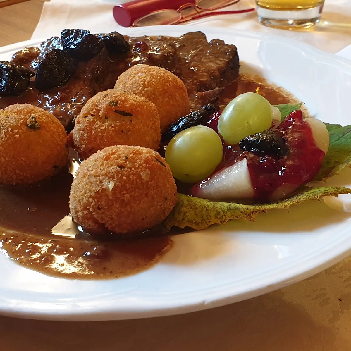 Hirschfilet In Rotweinsousse