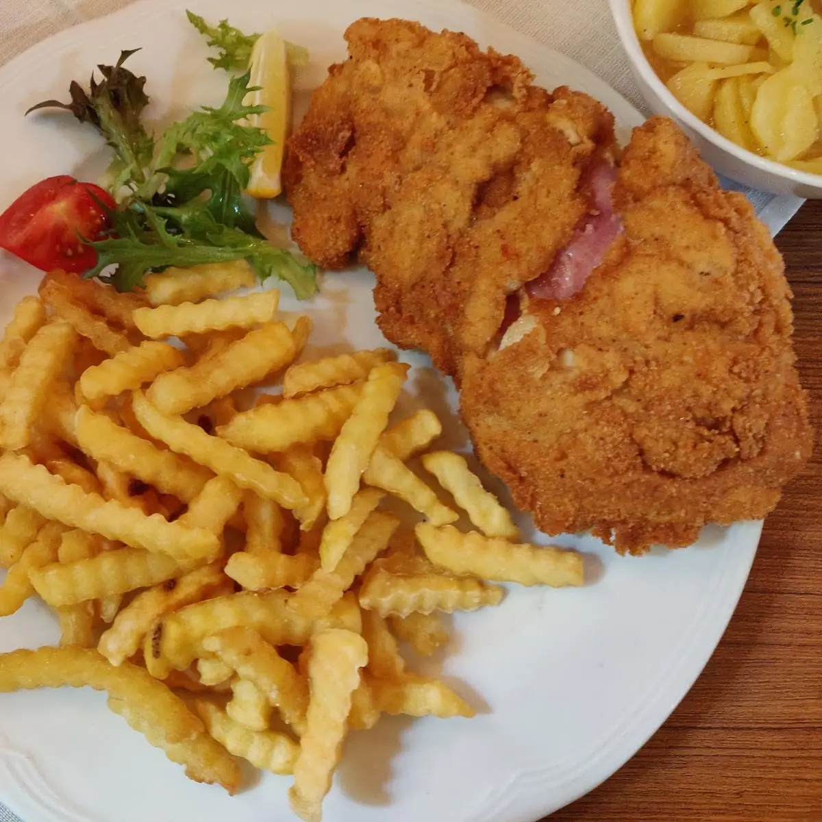 Hühner Cordon Bleu Mit Pommes Frites