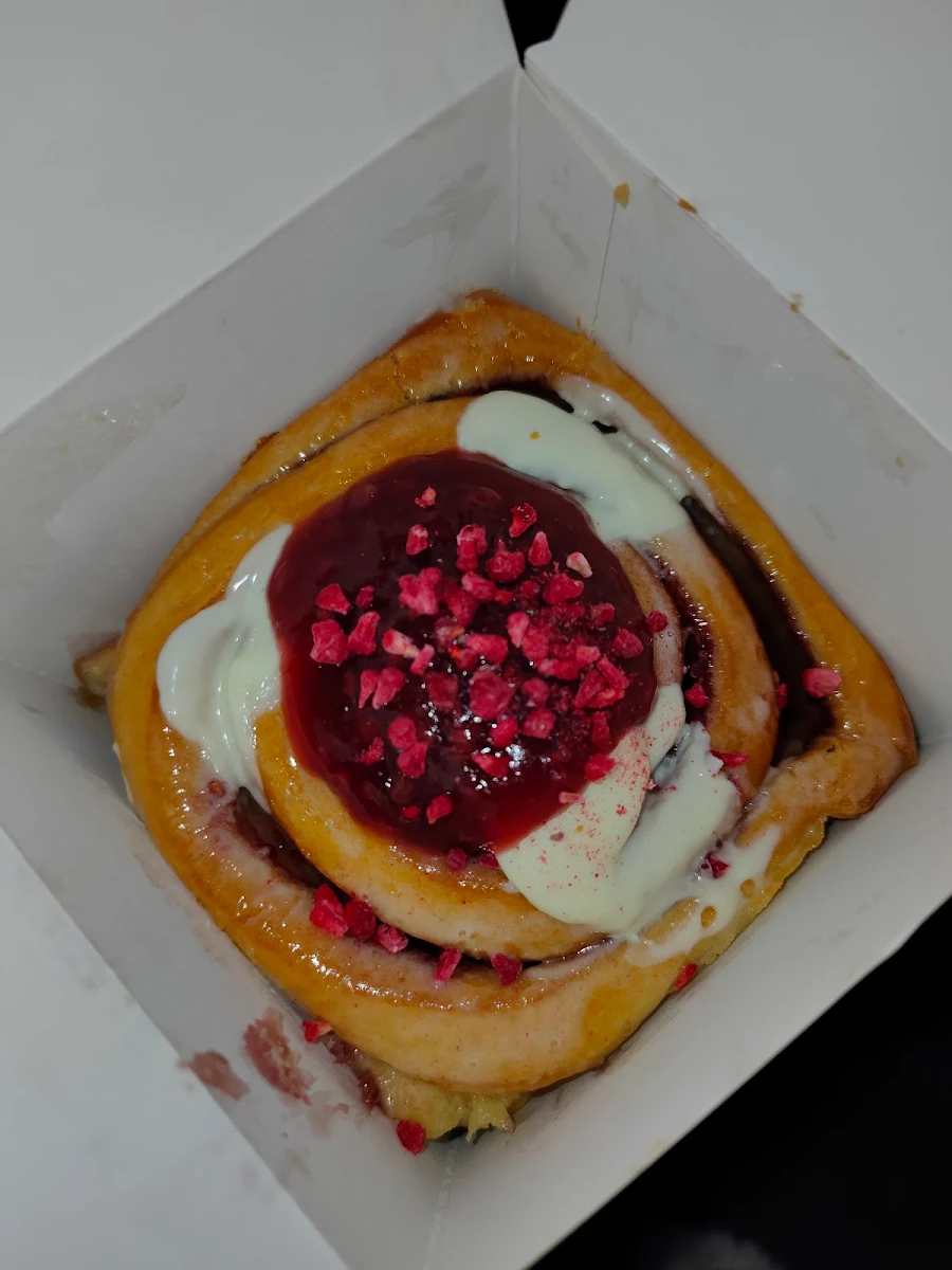Raspberry White Chocolate Roll