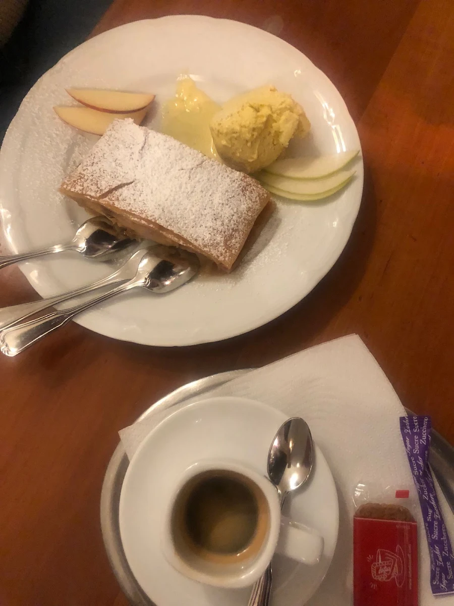 Apfelstrudel