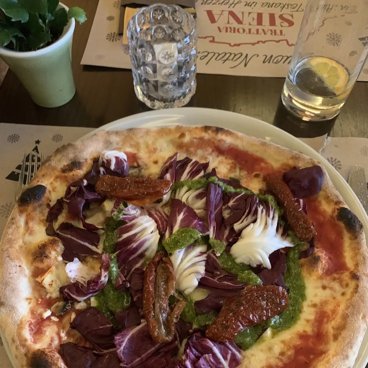 Pizza Radicchio E Pecorino