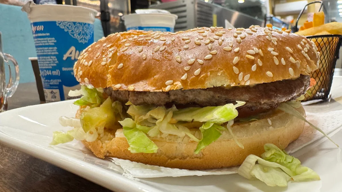 Rindfleisch Burger Menü