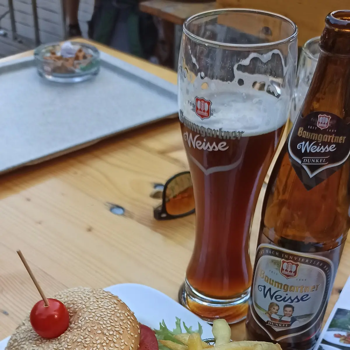 Burger Mit Pommes
