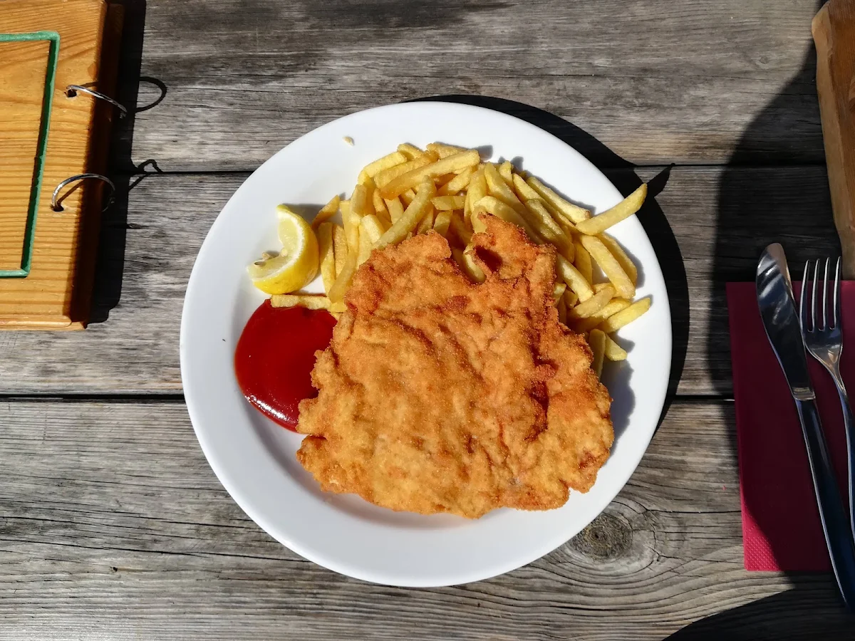 Wiener Schnitzel Mit Pommes