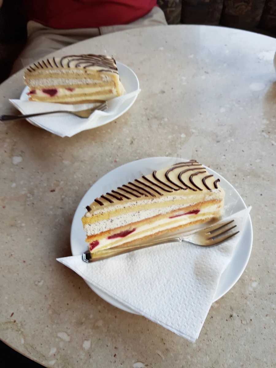 Marzipan-mohn-torte