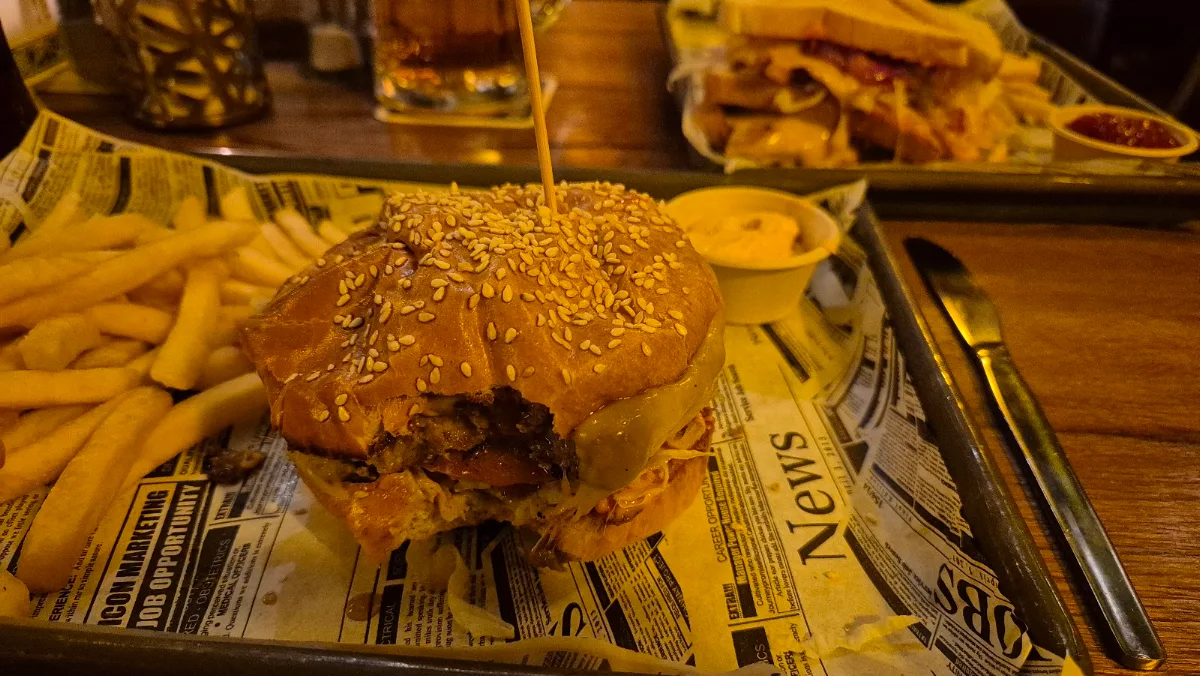 Chili-cheeseburger