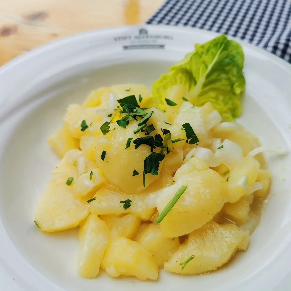 Kartoffelsalat Mit Weißem Zwiebel