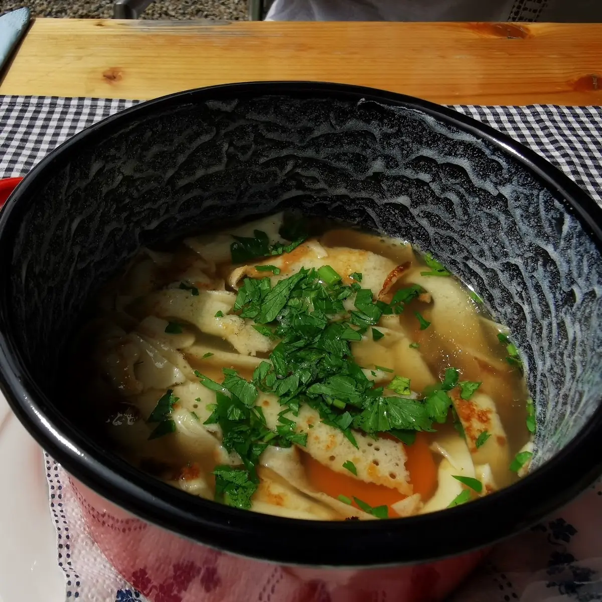 Rindsupoe Mit Fritatten