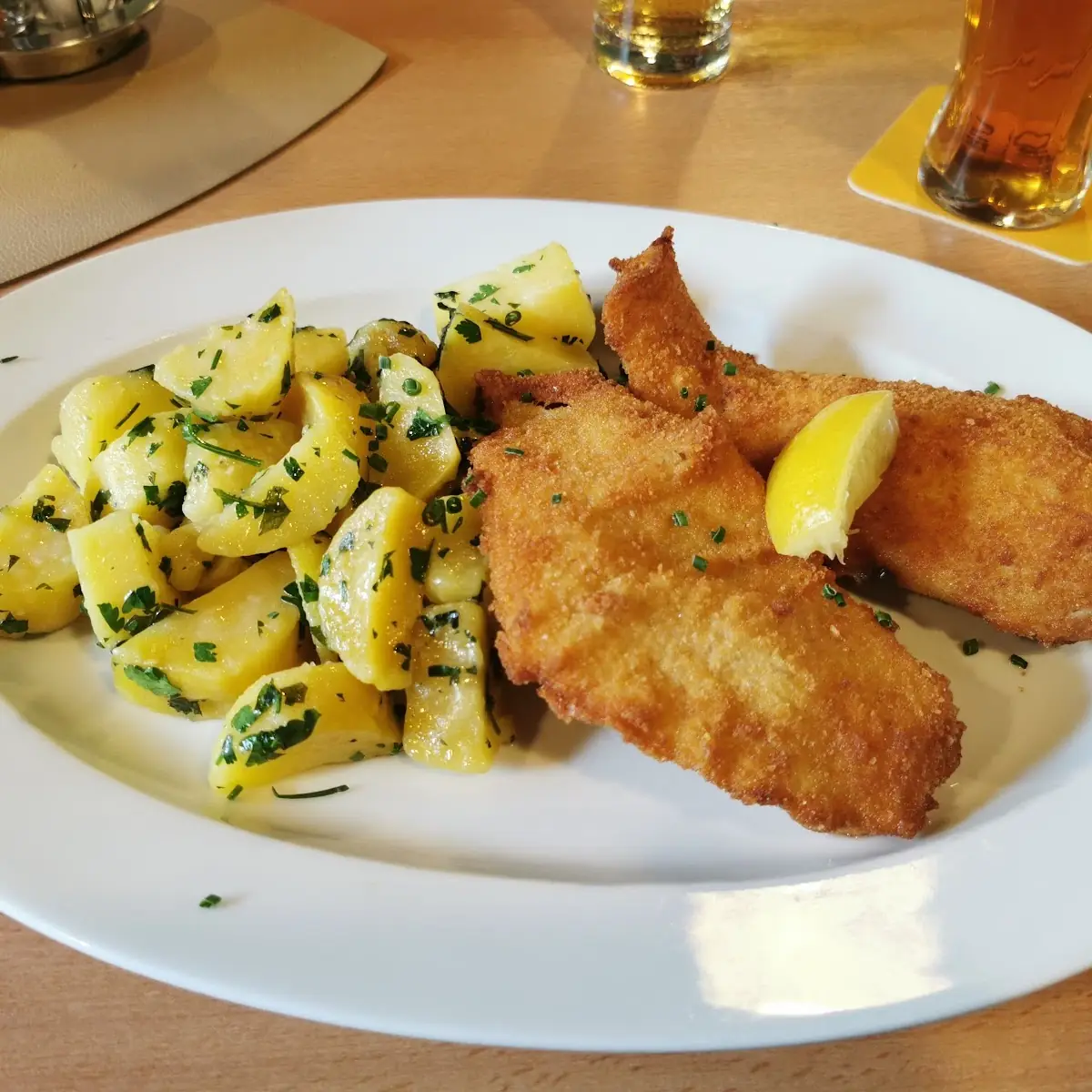 Scholle Gebacken Mit Petersilieerdäpfel Und Sauce Tartare