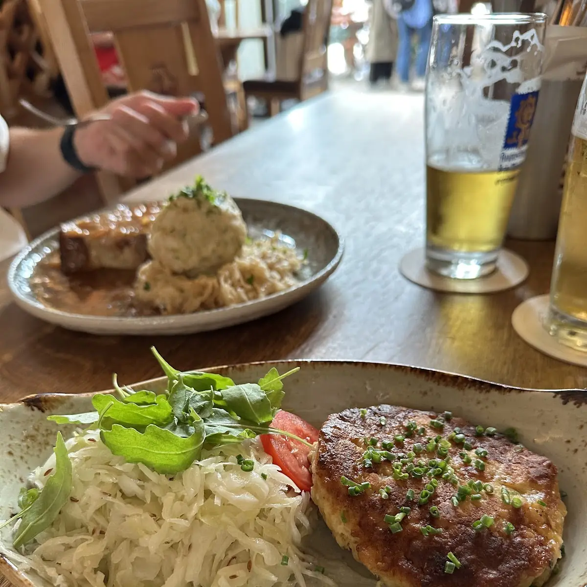 Kaspressknödel Mit Krautsalat