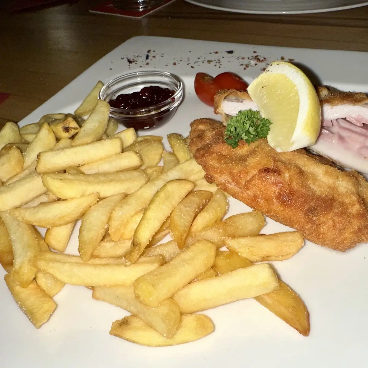 Wiener Schnitzel Mit Preiselbeeren