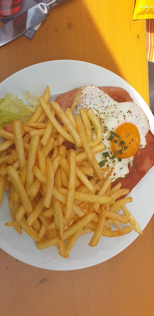 Leberkäse Met Spiegelei
