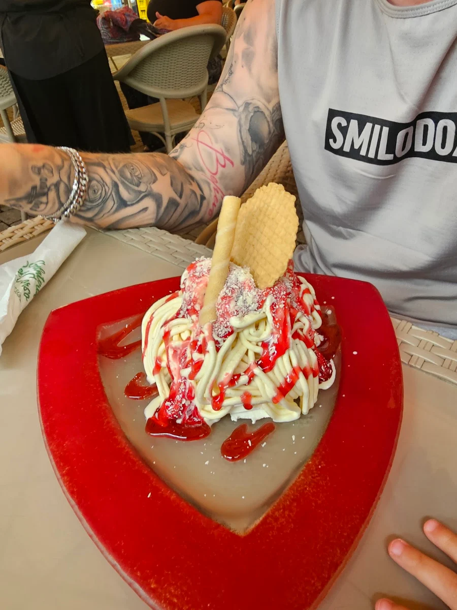 Spaghetti-eis Erdbeer