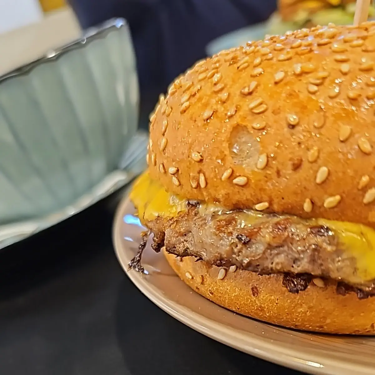 Highlights, Burger Lounge