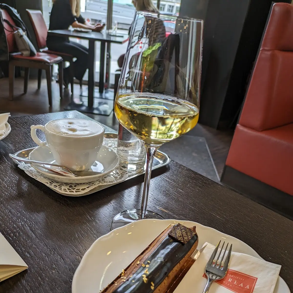 Eclair Und Weißer Spritzer