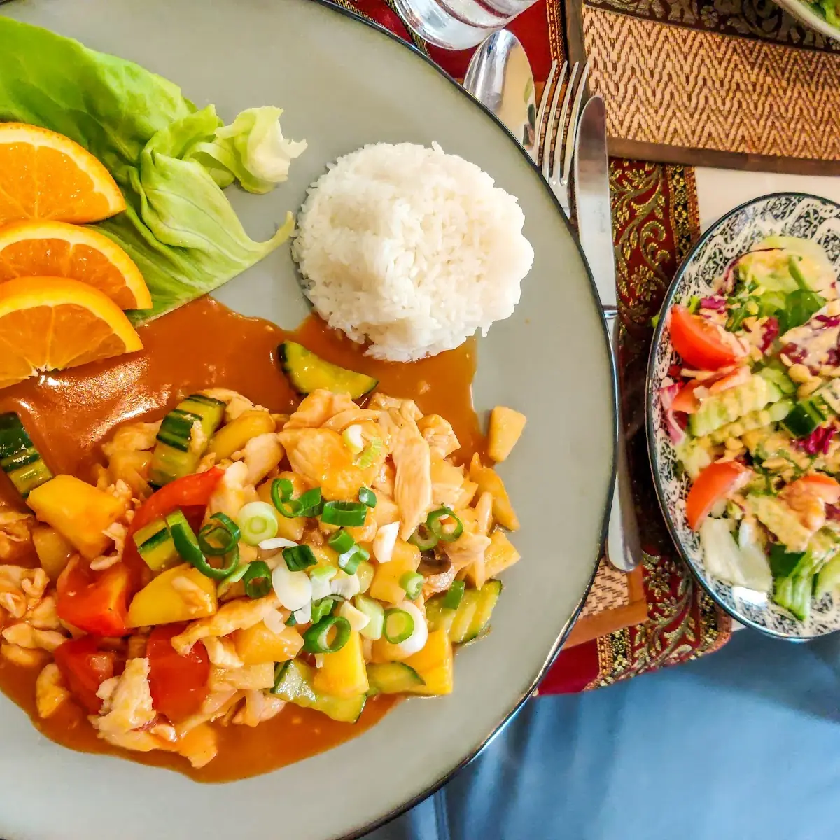 Gaeng Gai Noamai