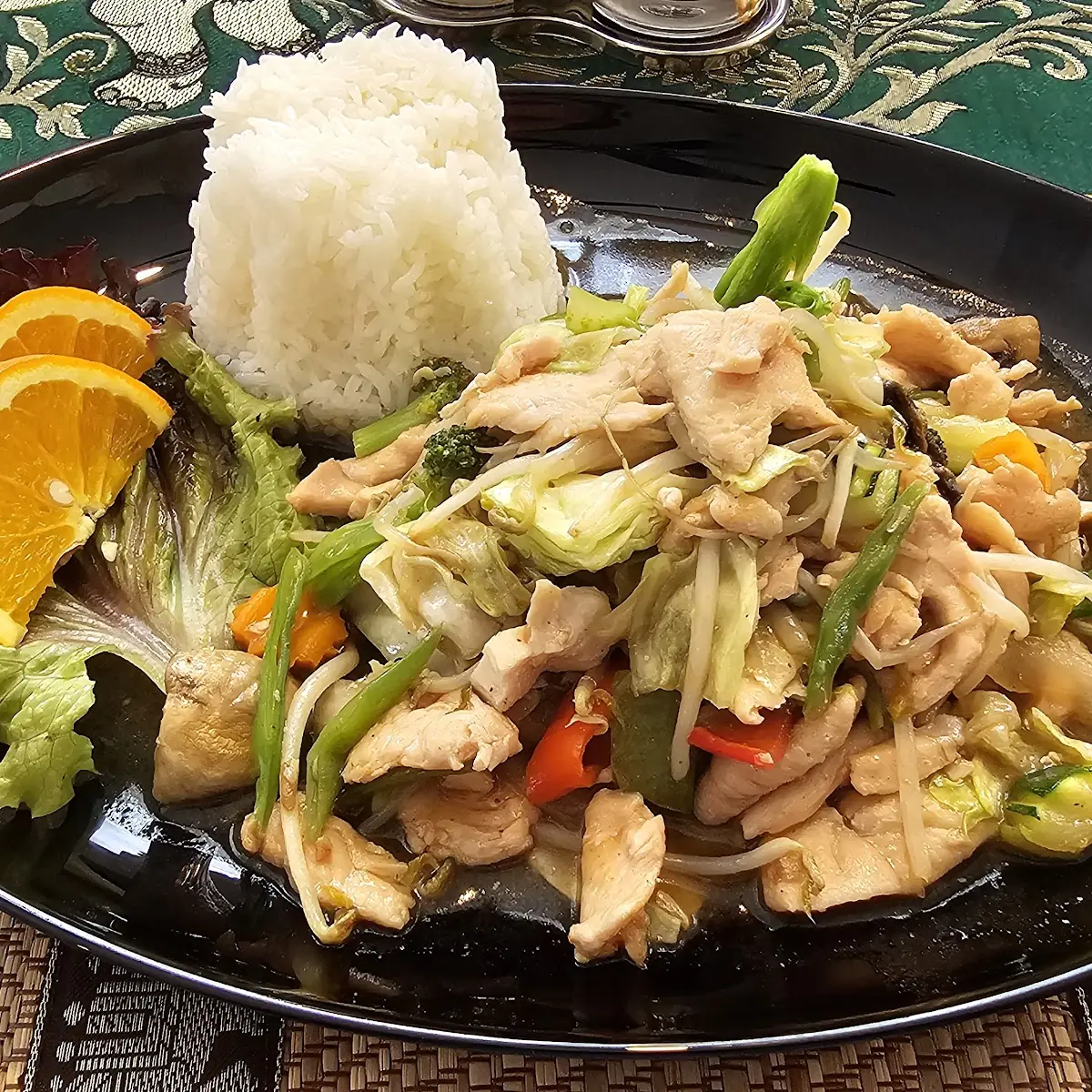 Pad Kra Pao Mit Huhn