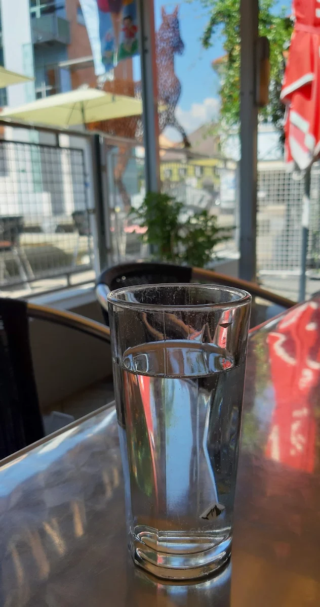 Glas Wasser Ohne Kohlensäure