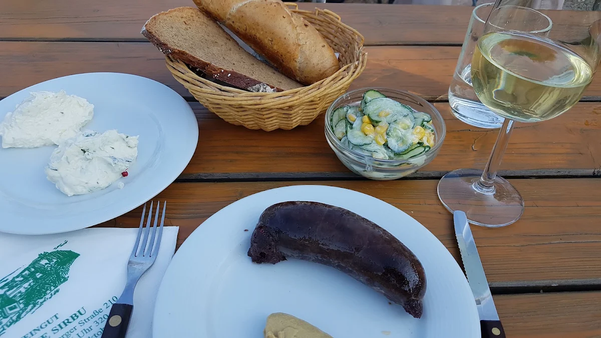 Blunze Und Spinatstrudel