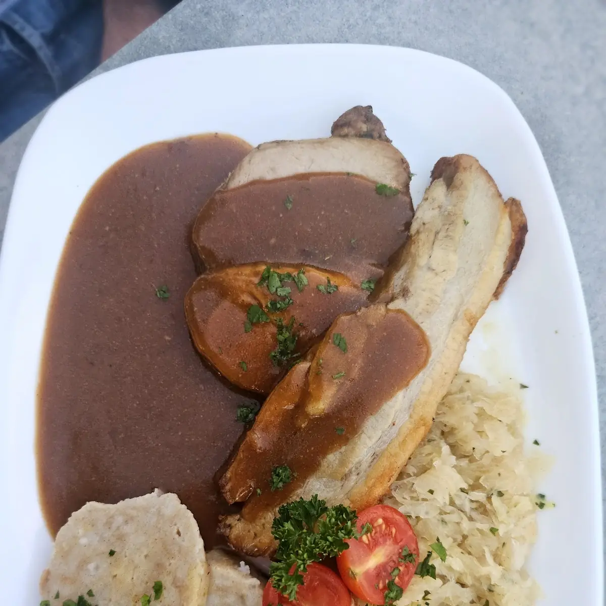 Schweinsbraten Vom Schopf Und Bauch Mit Kraut