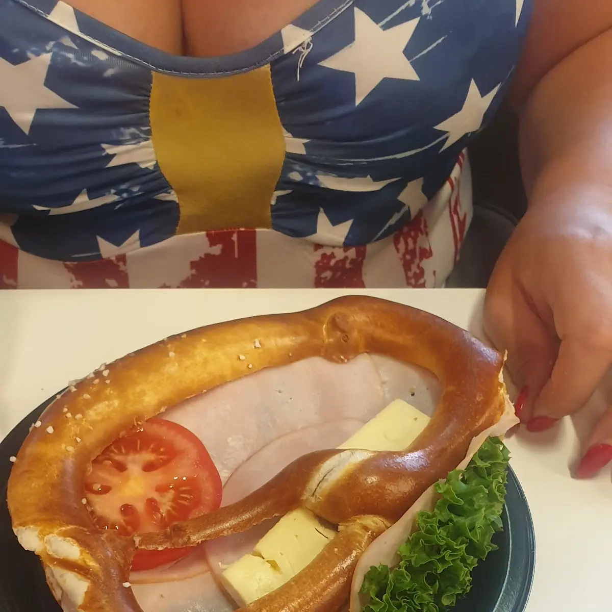 Ham and Cheese Breadzel