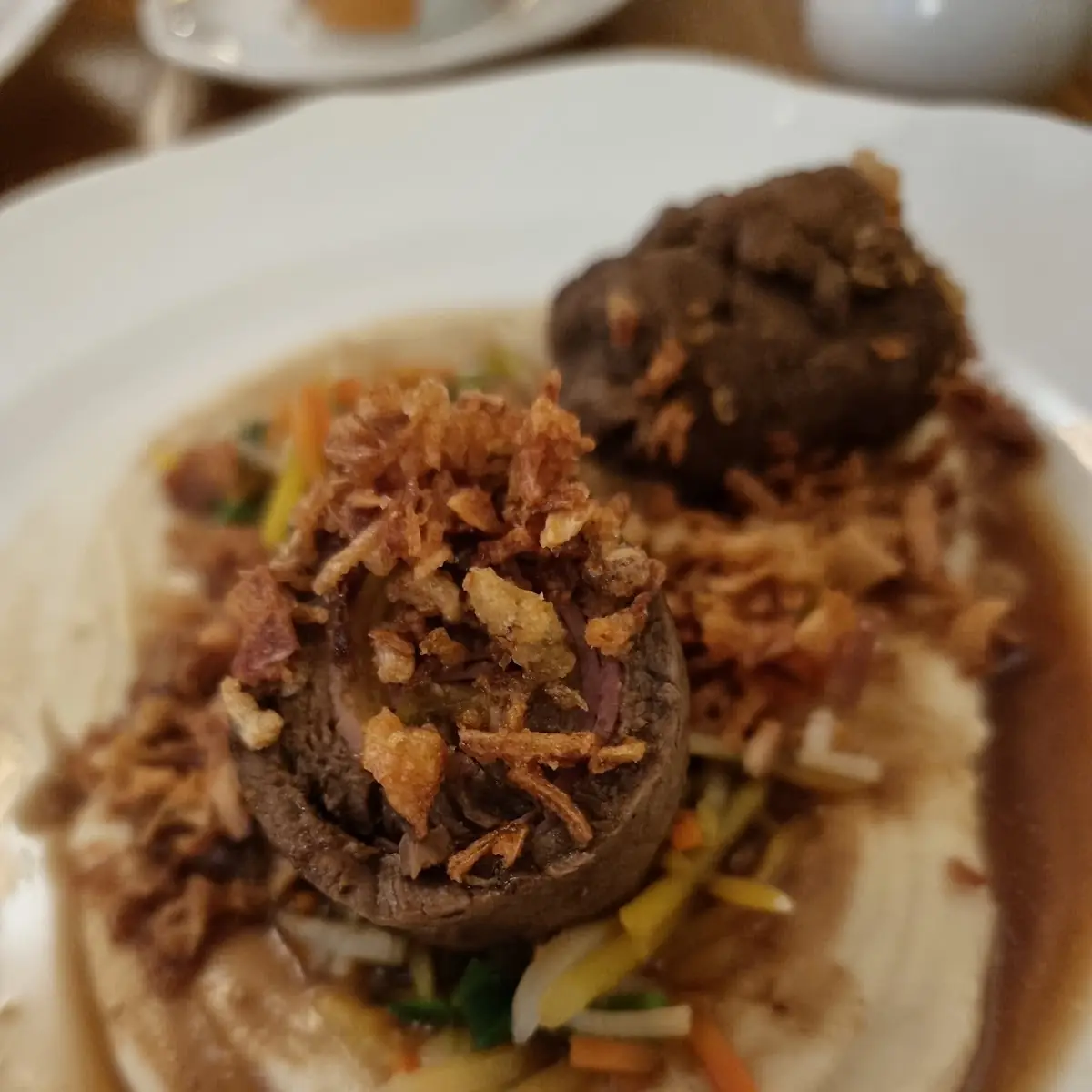 Hausgemachte Wiener Rindsroulade