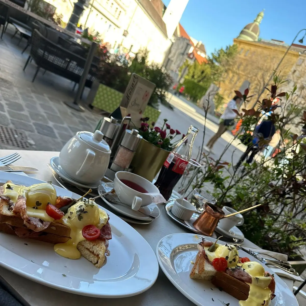 Eggs Benedict