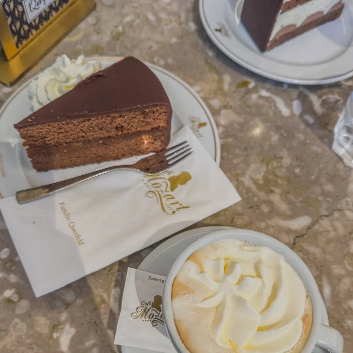 Tarta Sacher Y Café