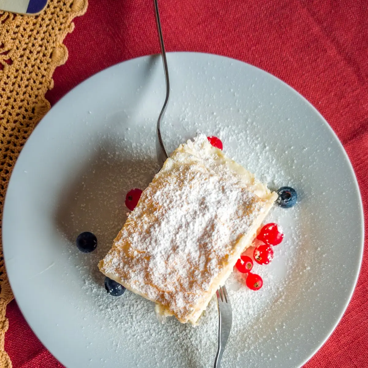 Cremeschnitte Mit Heidelbeeren Und Ribisel