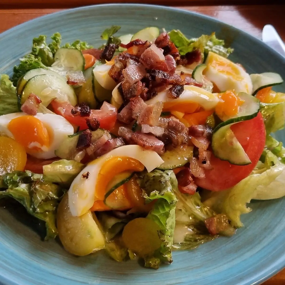 Salat Mit Speck Und Gekochtem Ei