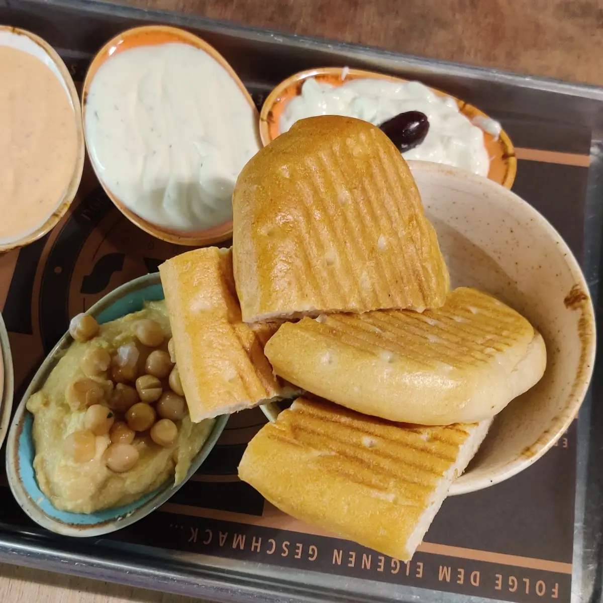 Brot Mit Verschiedenen Saucen