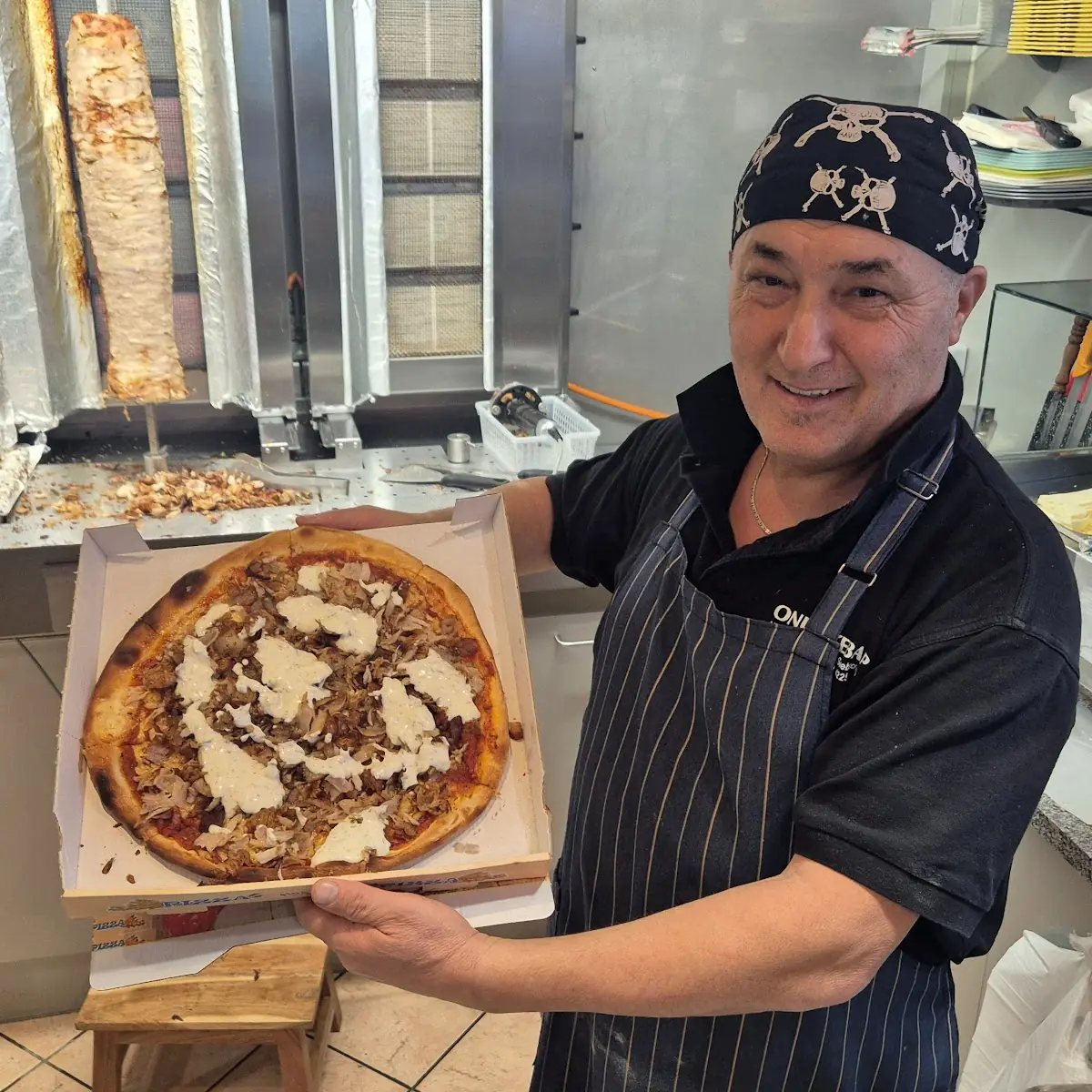 Chef Mit Kebap Pizza