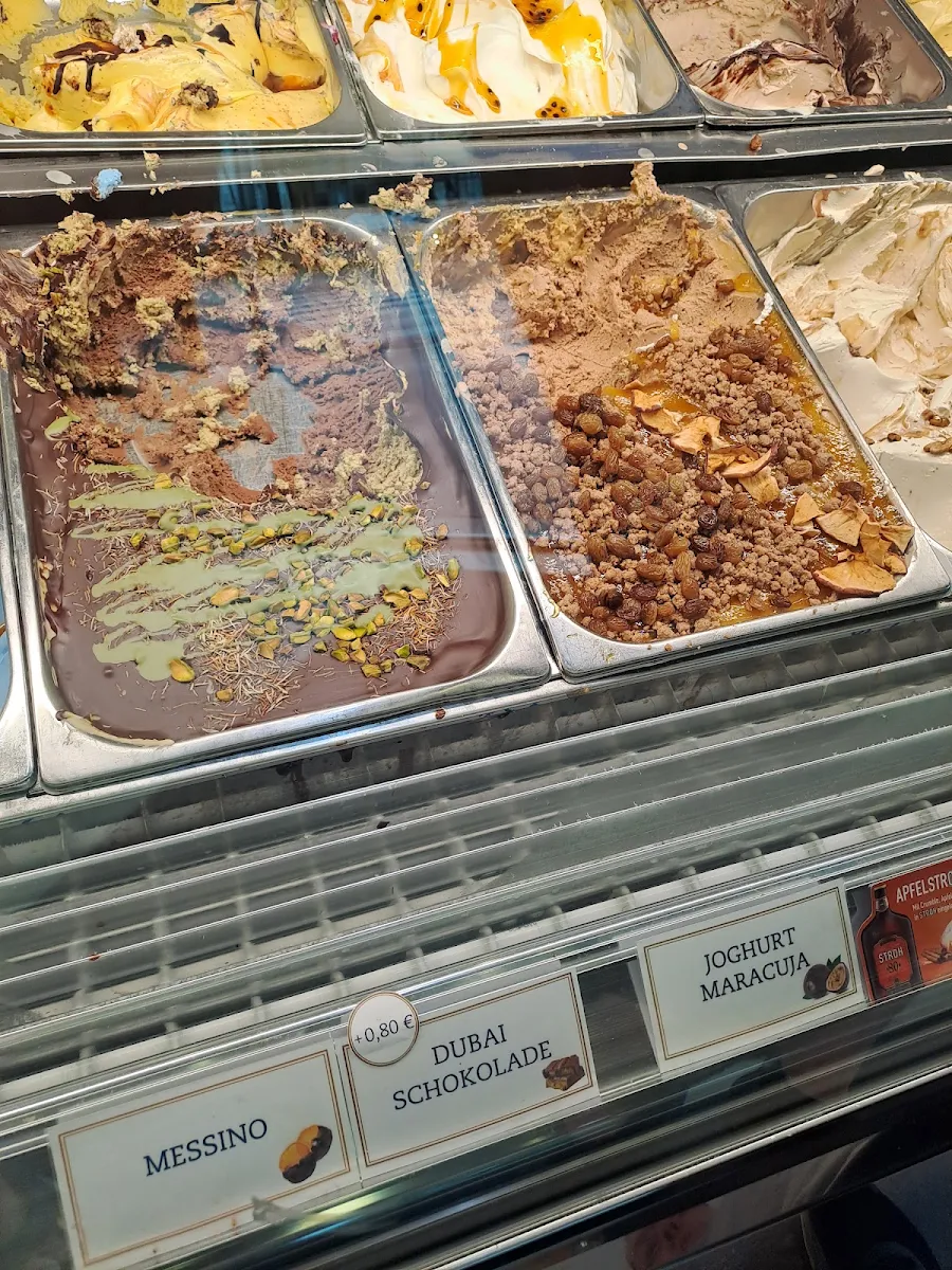 Apfelstrudel, Der Eissalon Laxenburg
